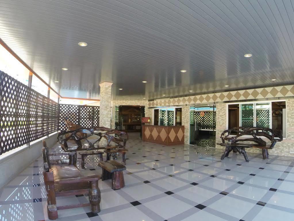 Oyo 523 Aa Pattaya Ville Exterior photo