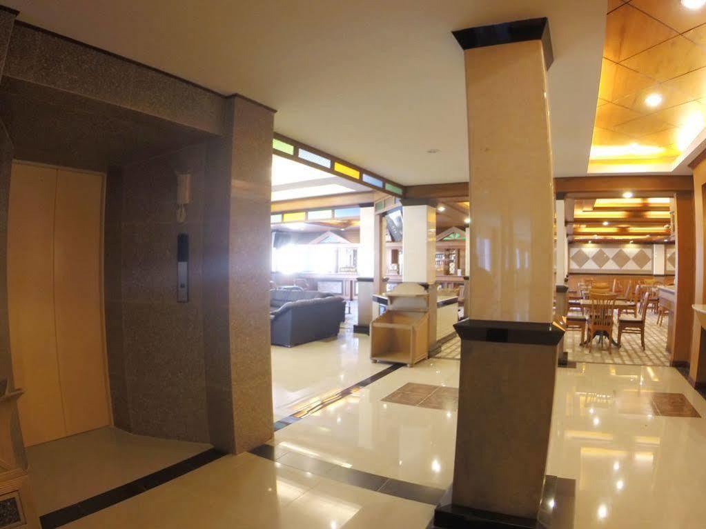 Oyo 523 Aa Pattaya Ville Exterior photo